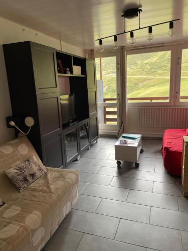 Χώρος καθιστικού στο Studio pied de pistes avec place de parking privé extérieure LA MONGIE TOURMALET - Pic du midi