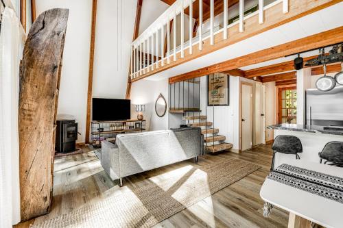 Cosmic Cabin – Photos 5