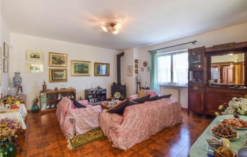 Fotografia z galérie ubytovania Stunning Home In Davoli With Kitchen v destinácii Davoli