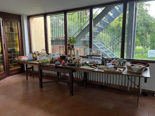 Jídlo v hotelu nebo okolí