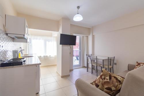 Η κουζίνα ή μικρή κουζίνα στο Apartments Near to City Center and Beach