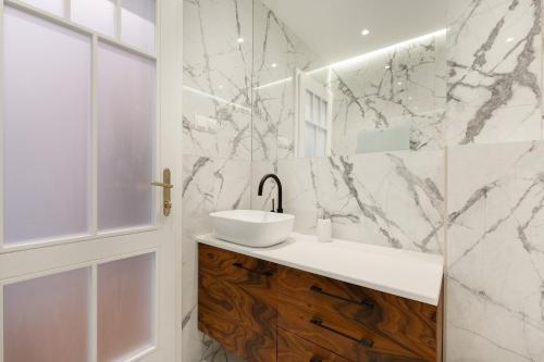 Kúpeľňa v ubytovaní Designer Dream Home with Stunning View