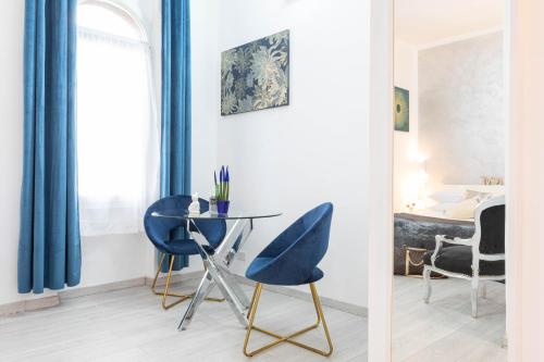 Trastevere Blue King Studio Suite