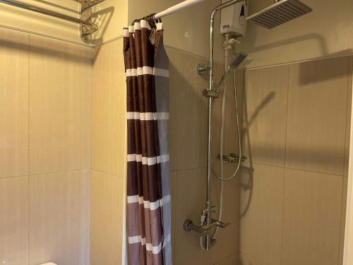 Koupelna v ubytování MOA staycation Shell Residences Pasay city darpm