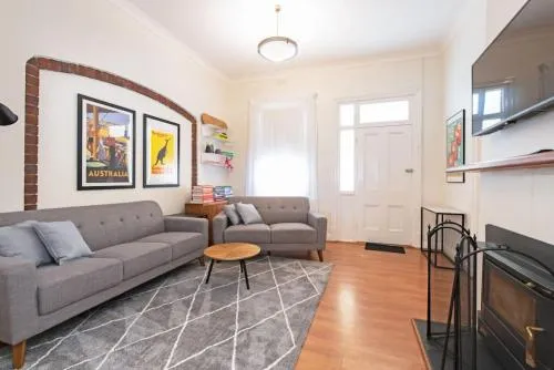 TAN001 A perfect winery weekend 2BR fireplace, shops picture