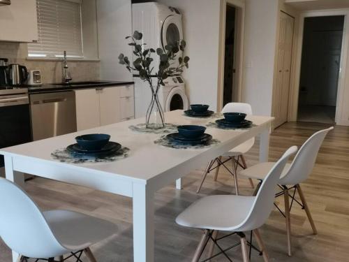 Morden and cozy 2 BR suite with private entrance