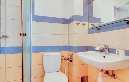 Kúpeľňa v ubytovaní Stunning Home In Mielno With 2 Bedrooms