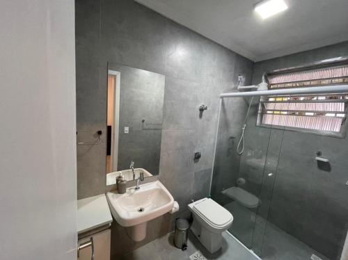Kúpeľňa v ubytovaní Kitnet Premium Canto do Forte - Praia Grande