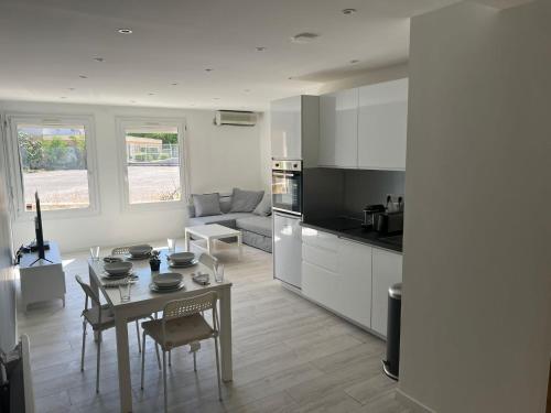 Kuchyňa alebo kuchynka v ubytovaní App 2 Mulhouse centre , 6 personnes