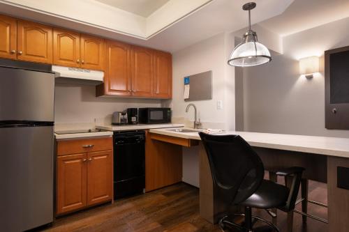 Η κουζίνα ή μικρή κουζίνα στο Hyatt House Denver Tech Center