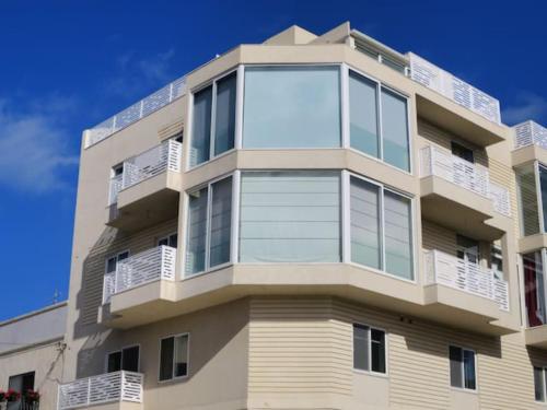 Gallery image of Luxury Central Hilltop Apartment With Great Views in Naxxar