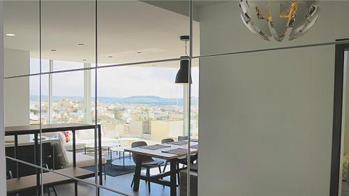 Gallery image of Luxury Central Hilltop Apartment With Great Views in Naxxar