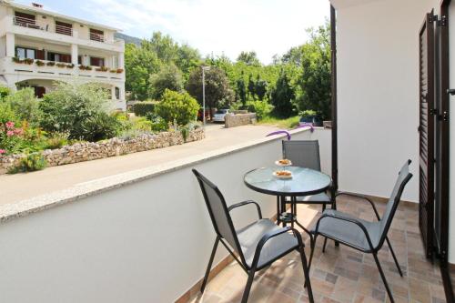Apartments with parking space Baska - Krk - 19201