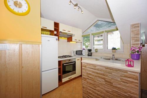 Apartments by the sea Makarska - 19202