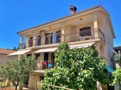 Apartments with parking space Cizici, Krk - 19214