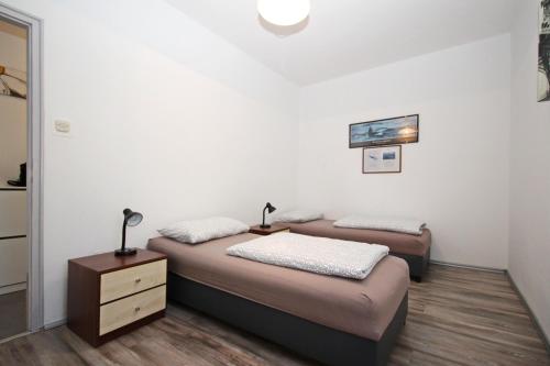 Apartments with parking space Baska, Krk - 19220