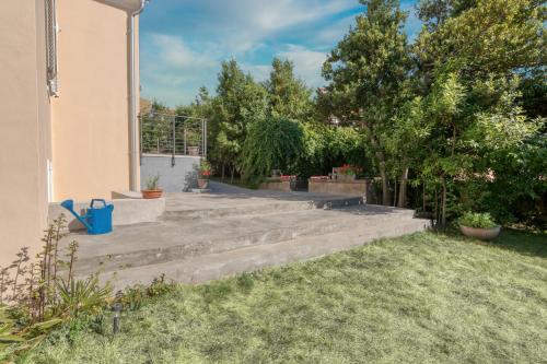 Apartments with parking spaces Kraljevica - 18996