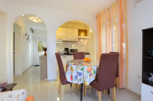 Family friendly house with a parking space Trogir - 19247