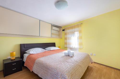 Seaside holiday house Kastel Sucurac, Kastela - 19241