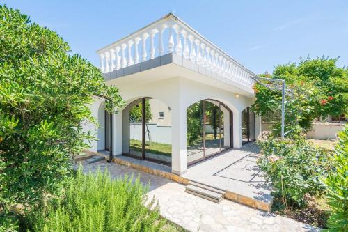 Fotografia z galérie ubytovania Family friendly house with a swimming pool Vir - 19097 vo Viry