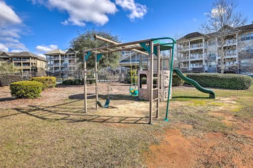Kawasan permainan kanak-kanak di Lakefront Condo with Community Pool and Boat Dock