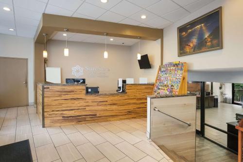 a lobby with a waiting room with a waiting desk at SureStay Plus Hotel by Best Western Gatlinburg in Gatlinburg