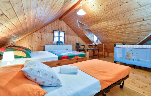 Postel nebo postele na pokoji v ubytování Gorgeous Home In Sveti Ilija With Wifi