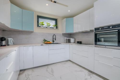 Family-friendly apartments with swimming pool Vantacici, Krk - 19252
