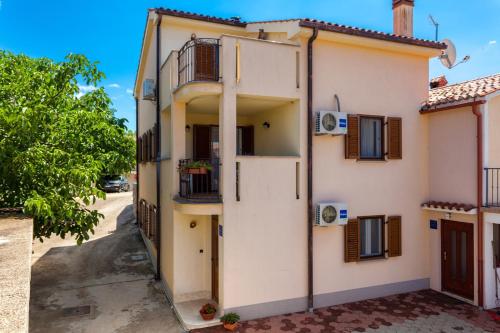 Apartments by the sea Porat, Krk - 19272