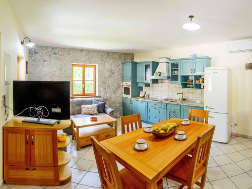 Η κουζίνα ή μικρή κουζίνα στο Holiday house with a parking space Vantacici, Krk - 19275