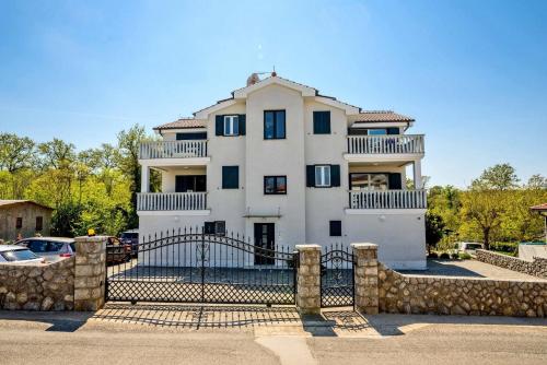 Apartments with parking spaces Vantacici, Krk - 19292