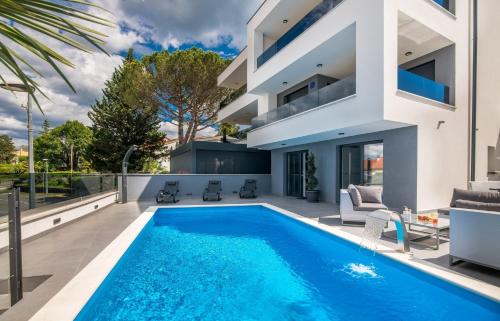 Family-friendly apartments with swimming pools Vantacici, Krk - 19303