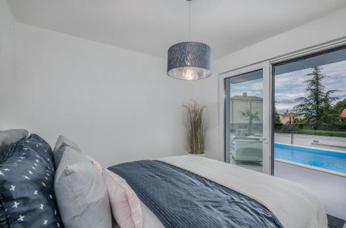 Family-friendly apartments with swimming pool Vantacici, Krk - 19303