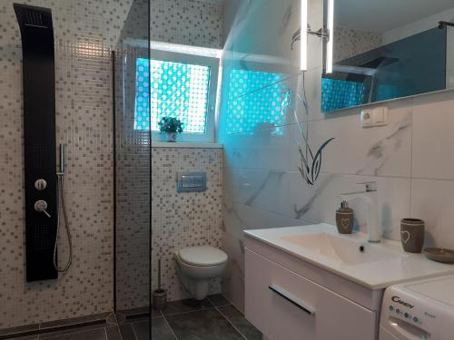 Family friendly apartments with a swimming pool Malinska, Krk - 19304