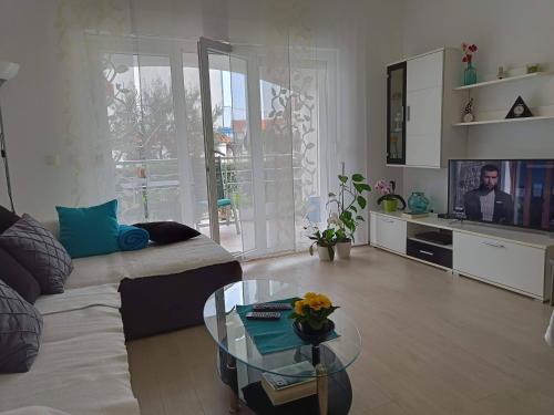 Apartments with parking space Vodice - 19340