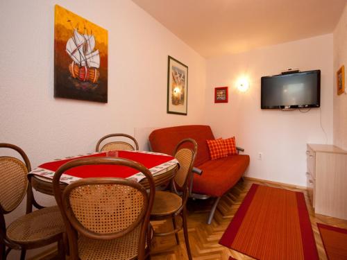 Apartments and rooms with parking space Baska, Krk - 19424