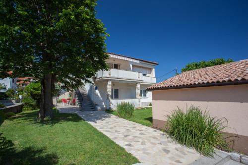 Apartments with parking space Baska, Krk - 19434