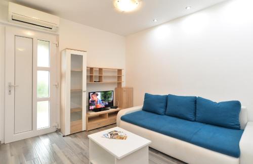 Family-friendly apartments with swimming pool Fazana - 19596