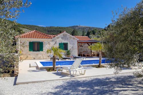 ポスティラにあるFamily friendly house with a swimming pool Postira, Brac - 19563のギャラリーの写真