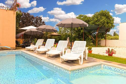 Family-friendly apartments with swimming pool Fazana - 19595