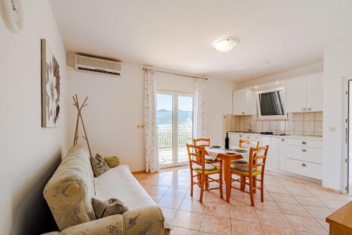 Apartments by the sea Viganj, Peljesac - 19603
