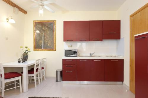 Apartments by the sea Trogir - 19575