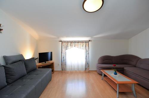 Apartments with parking space Fazana - 19641