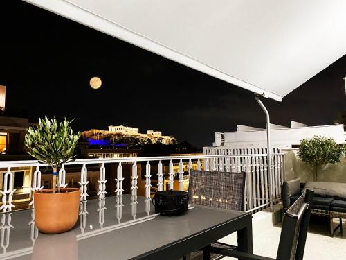 Parthenon and Syntagma square view apartment