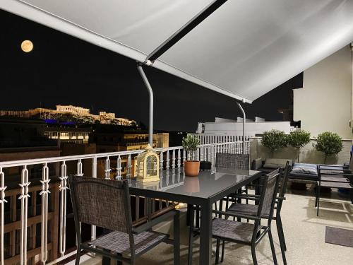 Parthenon and Syntagma square view apartment