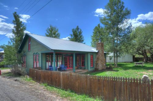 421 Capital Ave – Photos 3