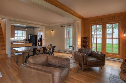 421 Capital Ave – Photos 4