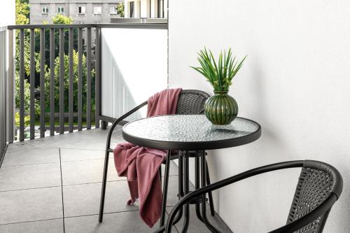Μπαλκόνι ή βεράντα στο InPoint Apartments G11 near Old Town & Kazimierz District & Optional Paid Parking