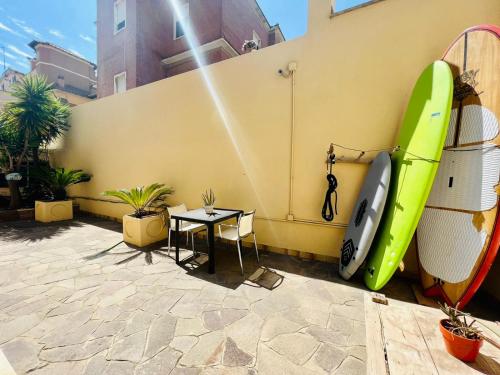 Afbeelding uit fotogalerij van surf house in Lido di Ostia