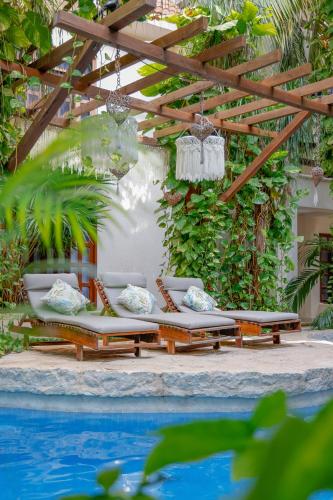 Πισίνα στο ή κοντά στο Hotel Hulku